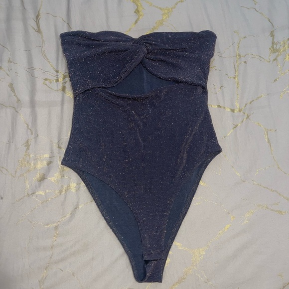 PrettyLittleThing Sparkling Sleeveless Bodysuit - Picture 5 of 11